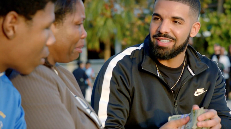 Drake distribue 1 million de dollars durant le tournage de son clip Drake