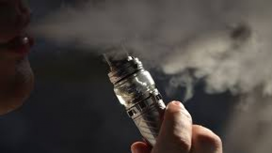 La Commission européenne veut interdire la cigarette électronique E-cigarettes: La Commission européenne veut enrayer le vapotage