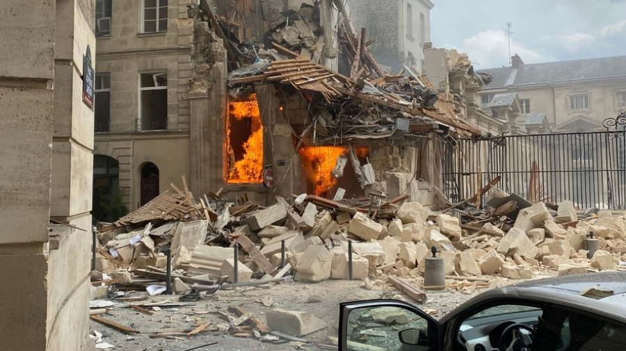Explosion à Paris : un corps retrouvé dans les décombres