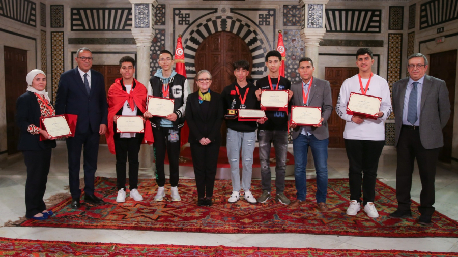 First Lego League: "Les champions de Haffouz" honorés par Bouden