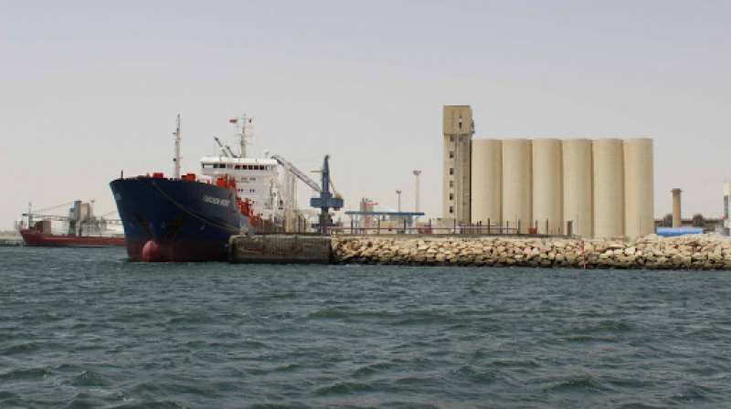 Gabès : Le port commercial reprend graduellement son activité Gabès : Le port commercial reprend graduellement son activité