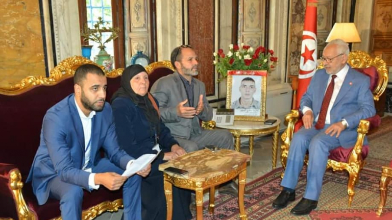 Ghannouchi reçoit une délégation de victimes de la dictature ghannouchi