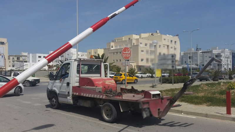 Monastir : L’activité des grues de remorquage gelée grue-remorquage