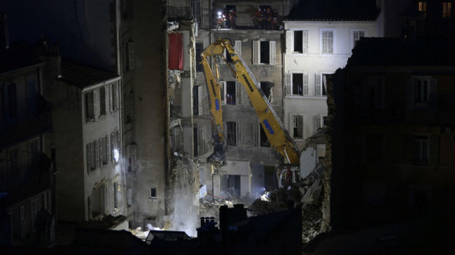 Immeuble effondré à Marseille: deux corps retrouvés dans les décombres