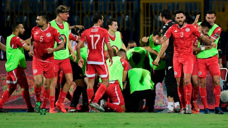 Les joueurs tunisiens : ''Kératine, Kératine, manech mrawhine'' joueurs-tunisiens