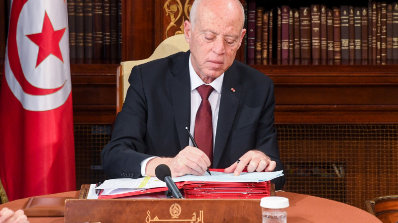Officiel : Report de trois mois du remboursement des crédits kais-saied