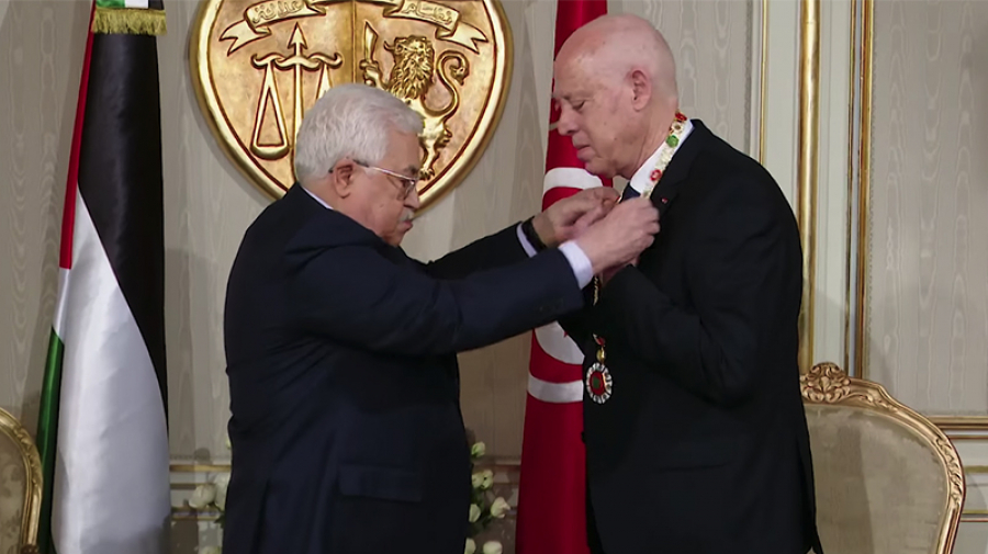 Kaïs Saïed reçoit la plus haute distinction palestinienne Kaïs Saïed reçoit la plus haute distinction palestinienne