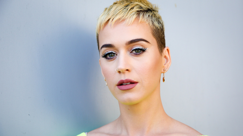 Katy Perry 10 Mille Personnes Pour L Anniversaire De Sa Mere Mosaique Fm