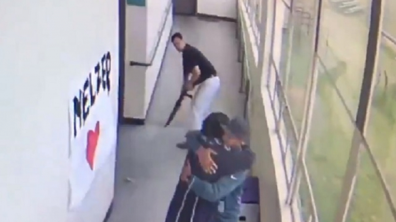 USA : Un coach empêche un massacre dans une université Keanon-Lowe