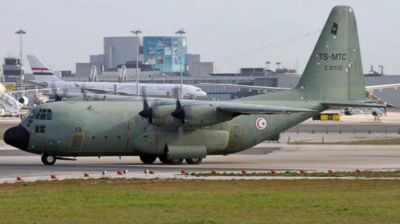 L’Armée rapatrie 45 Tunisiens bloqués dans des pays asiatiques L’Armée rapatrie 45 Tunisiens bloqués dans des pays asiatiques