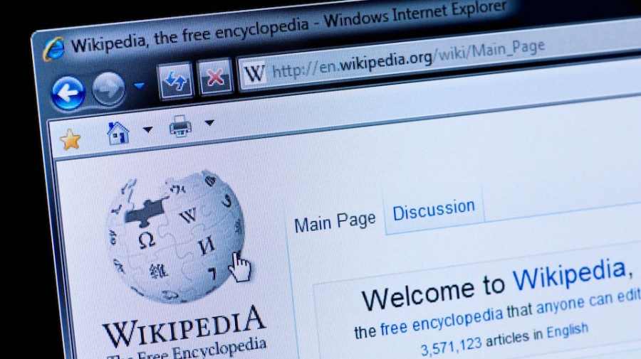 L'ordinateur personnel du créateur de Wikipédia aux enchères