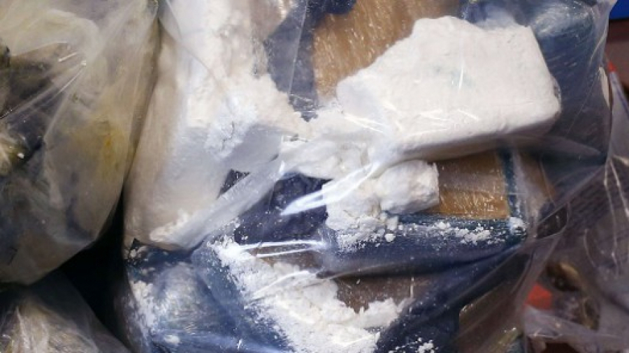 La police britannique saisit une tonne de cocaïne dérivant en Manche
