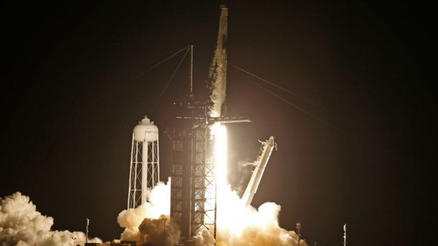 Les premiers touristes de SpaceX ont entamé leur croisière spatiale Les premiers touristes de SpaceX ont entamé leur croisière spatiale