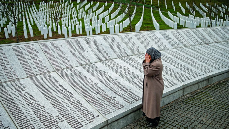 25 ans après, Srebrenica pleure encore ses morts Memorial