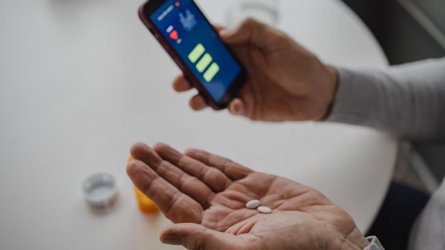 Mise en garde contre la vente des médicaments sur les réseaux sociaux