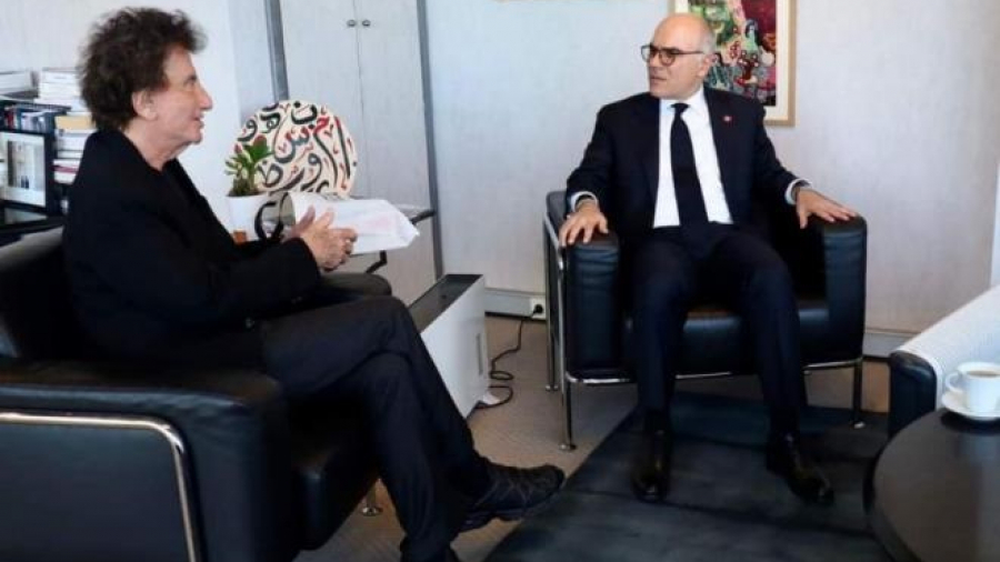 Nabil Ammar s'entretient avec Jacques Lang à Paris
