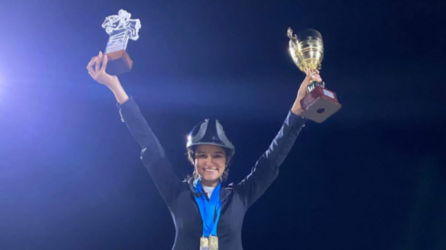 Nejma Arfa, championne de Tunisie du saut d'obstacles Nejma Arfa sacrée championne de Tunisie du saut d'obstacles