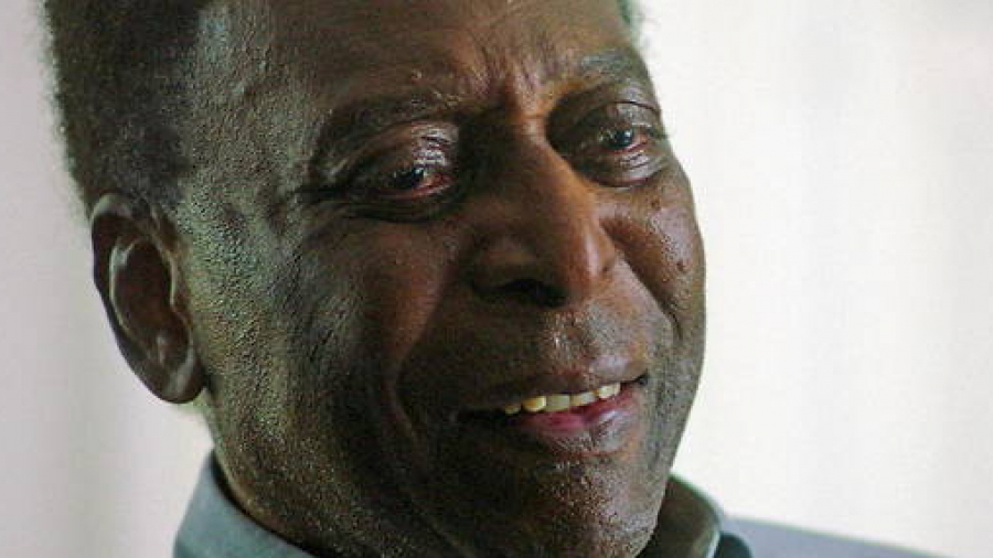 Pelé hospitalisé pour une tumeur Pelé de retour à l'hôpital pour traiter une tumeur