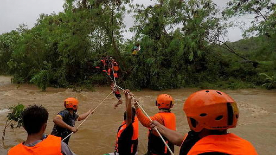 Philippines: Au moins 19 morts dans un typhon Philippines: Au moins 19 morts dans un typhon
