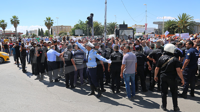 Plusieurs rassemblements de protestation sur la Place du Bardo Plusieurs rassemblements de protestation sur la Place du Bardo