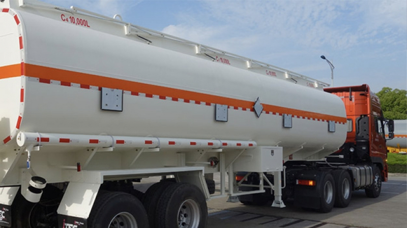 Circulation interdite des poids lourds transportant des liquides poids lourd