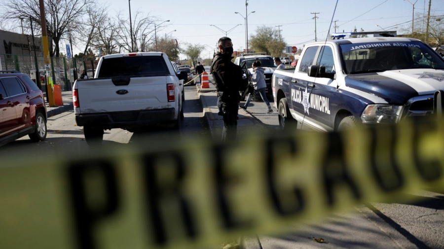 Mexique: Dix morts lors d'une attaque contre un hôtel et des bars police mexicaine