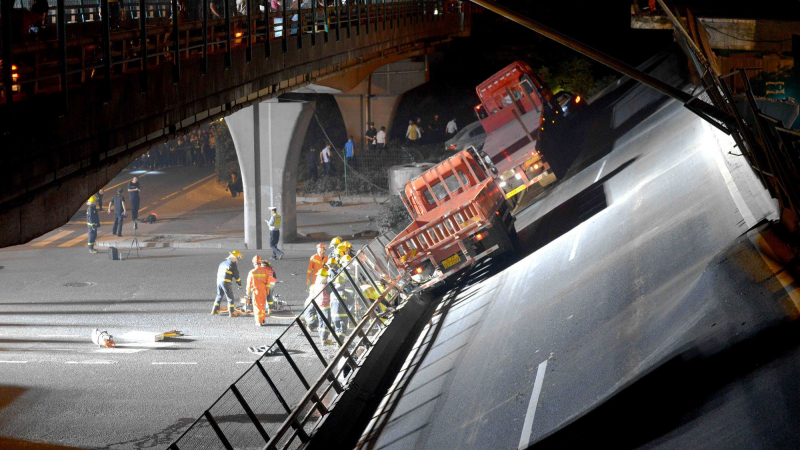 Trois morts dans l'effondrement spectaculaire d'un pont en Chine pont