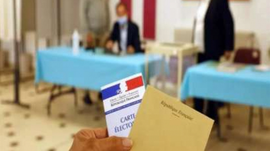 Présidentielle en France: ouverture des bureaux de vote 