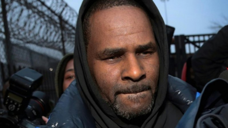 Accusé de pédophilie, R. Kelly derrière les verrous R Kelly