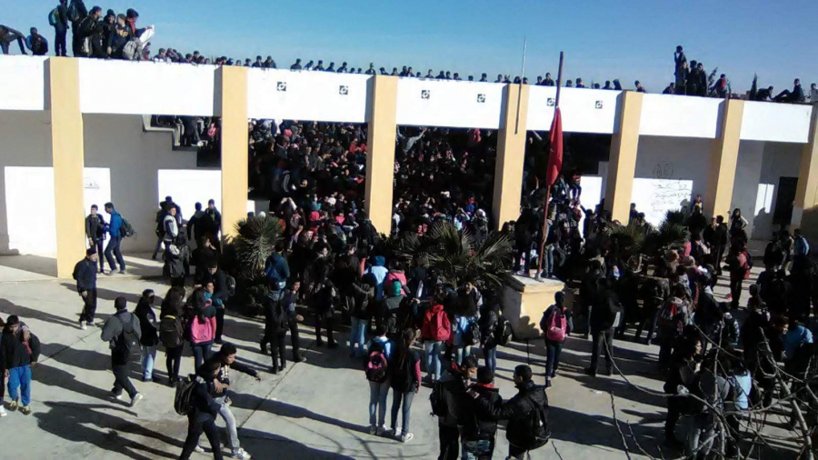 Raoued: Une enseignante "braquée" dans sa classe Raoued:Une enseignante victime de tentative de braquage dans sa classe