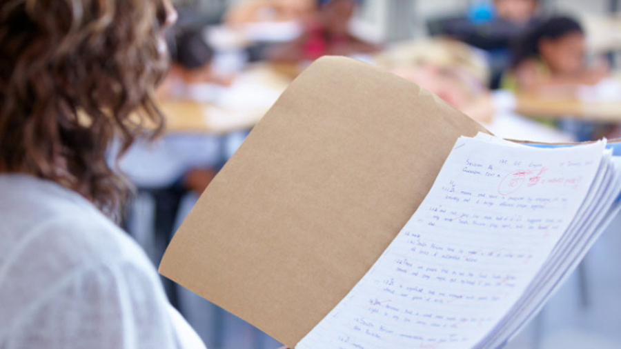 Report de l'affaire contre les fédérations de l'enseignement 