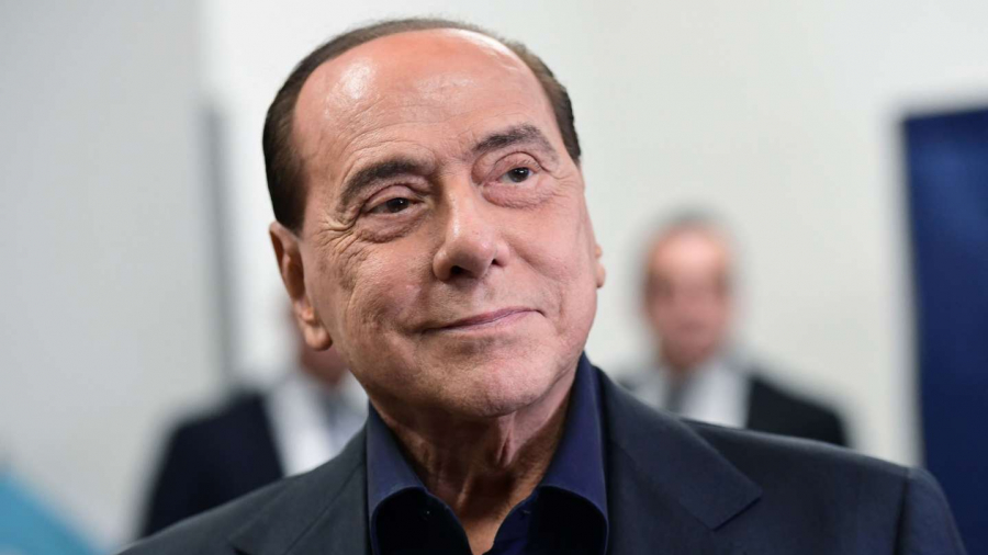 Retour sur la vie de Berlusconi figure majeure de la droite italienne 