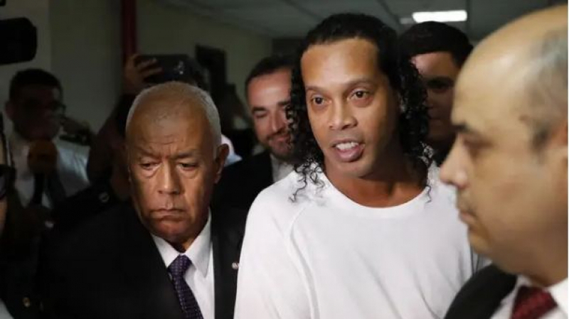 Ronaldinho reste en prison au Paraguay