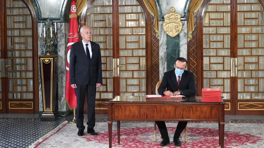 Signature d'un accord pour distribuer des aides aux familles démunies Saïed