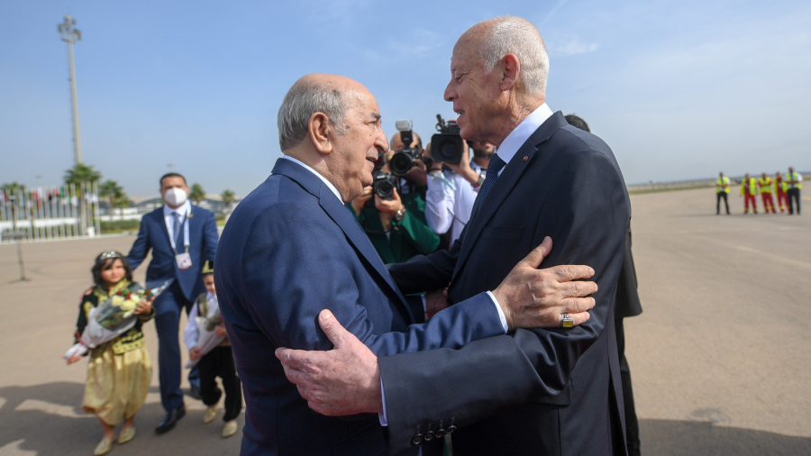 Saïed cède la présidence du Sommet arabe à Tebboune 