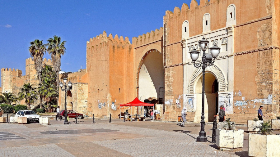 Sfax: Evacuation des migrants irréguliers de la Place Ribat El Médina