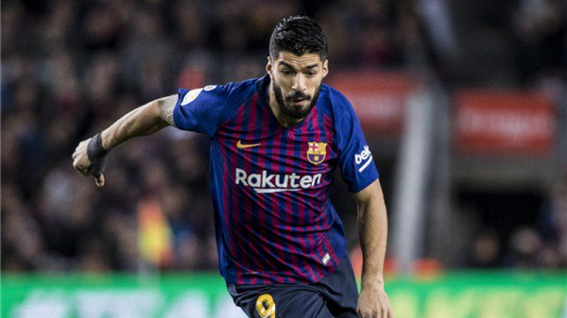 FC Barcelone: Suarez, opéré, absent 4 à 6 semaines | Mosaique FM