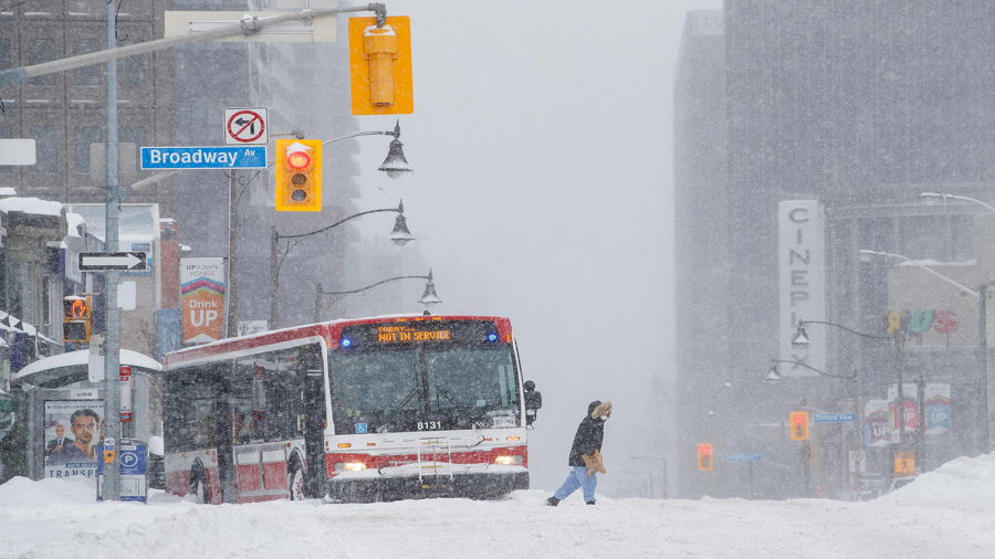 Tempête à l'est des USA: Des milliers de vols annulés tempête