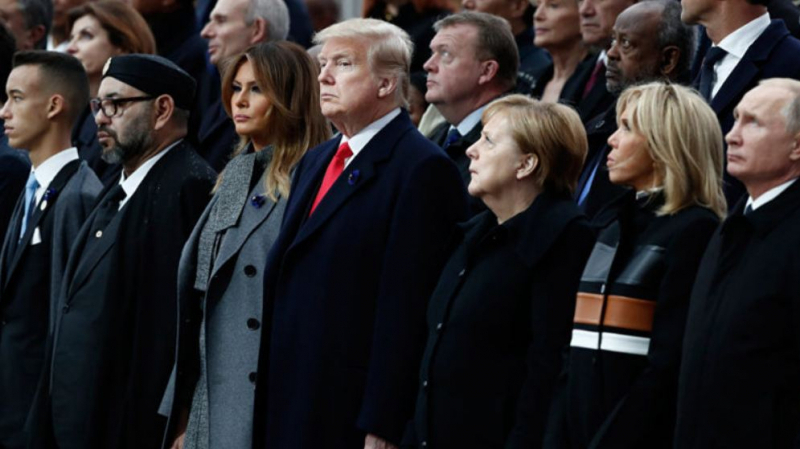 Trump dévisage Mohamed VI qui dort en plein discours de Macron