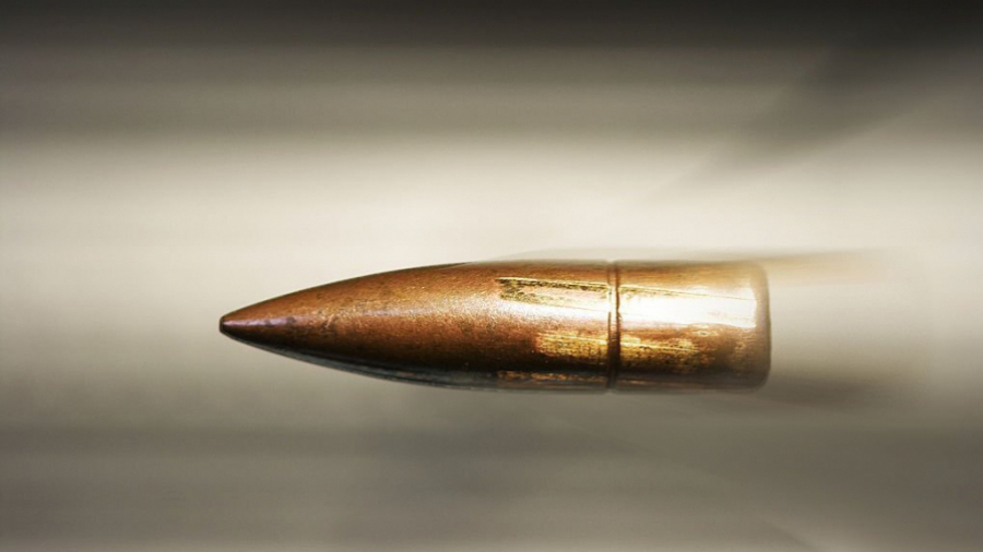 Un agent de police se blesse par sa propre arme Un agent sécuritaire blessé accidentellement par son arme