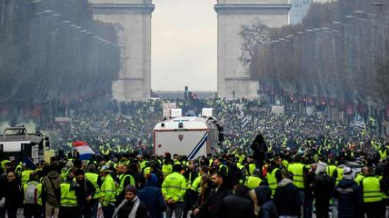 Un Gilet Jaune Est Mort