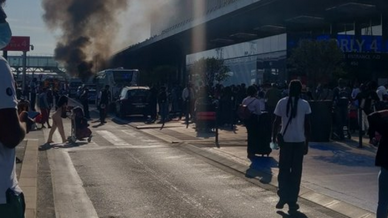Un Incendie Se Declare A L Aeroport D Orly