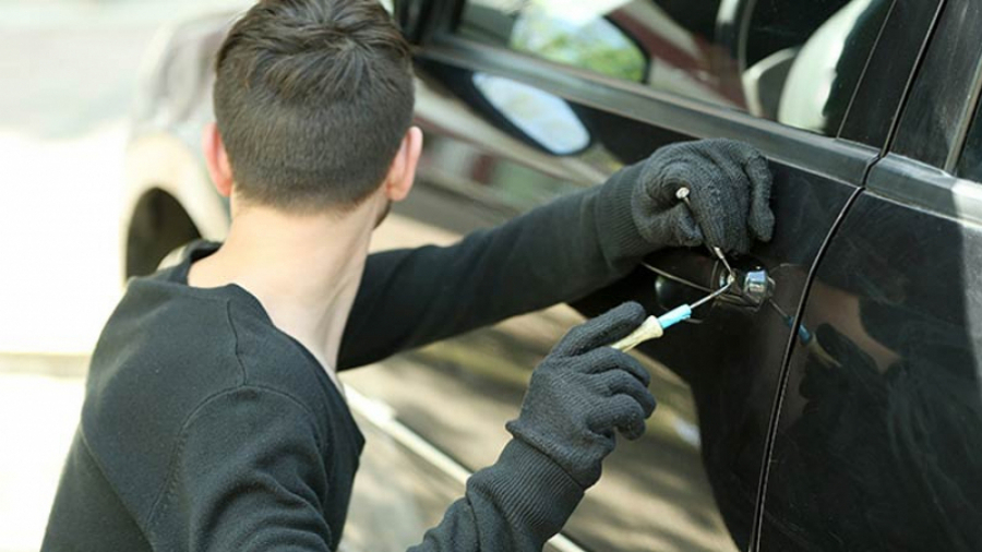 Arrestation du voleur de la voiture de l’épouse d’un ministre vol-voiture