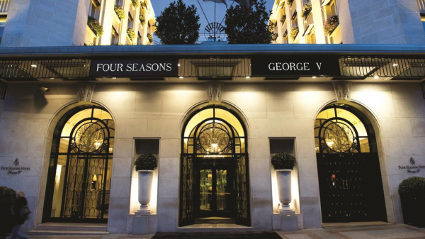 Résultat de recherche d'images pour "Logée au George-V commissariat du 5e arrondissement"