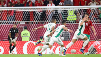 كأس العرب: الجزائر تهزم المغرب وتكمل عقد المتأهلين إلى نصف النهائي كأس العرب: الجزائر تهزم المغرب وتكمل عقد المتأهلين إلى نصف النهائي