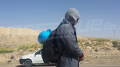 إطار بفسفاط قفصة يترجّل من أم العرائس إلى قابس حاملا الفسفاط على ظهره