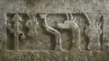 أمريكا تعيد 77 قطعة أثرية منهوبة إلى اليمن
