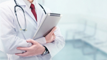 Le syndicat des médecins déplore la décion de suspendre les congés