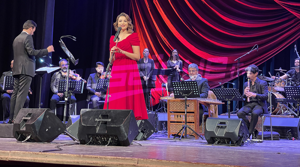 بين الجو التونسي و الطربيات  إفتتح مهرجان المدينة مع الفنانة ألفة بن رمضان