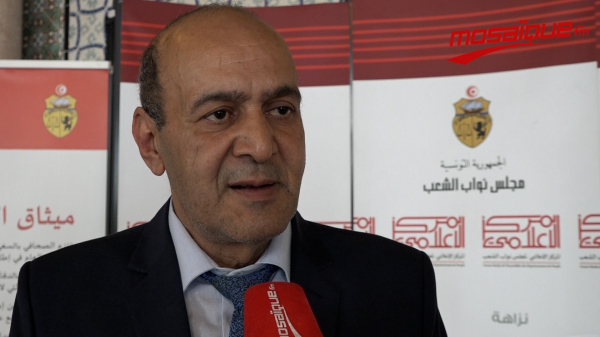 حسني: مشروع النظام الداخلي للبرلمان تضمن فصولا غير دستورية
